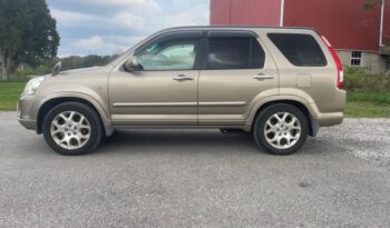 *RESERVED Honda CR-V RD7 4WD in gold in Ontario full