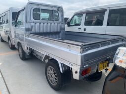 2010 Daihatsu Hijet S211 EXT (luxury trim) with locker full