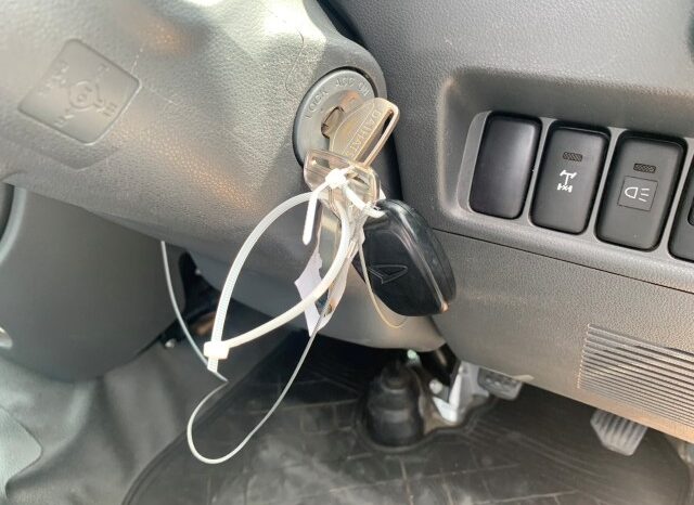2010 Daihatsu Hijet S211 EXT (luxury trim) with locker full