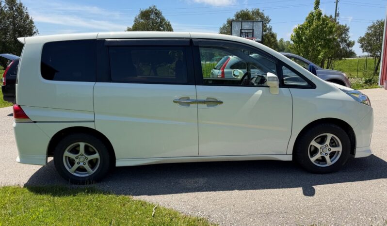 2007 Honda Stepwgn type G 4WD in Ontario ready to go! full