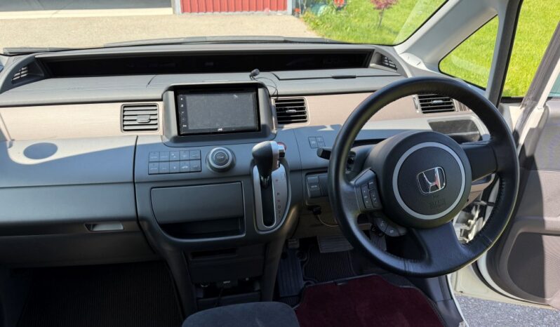 2007 Honda Stepwgn type G 4WD in Ontario ready to go! full
